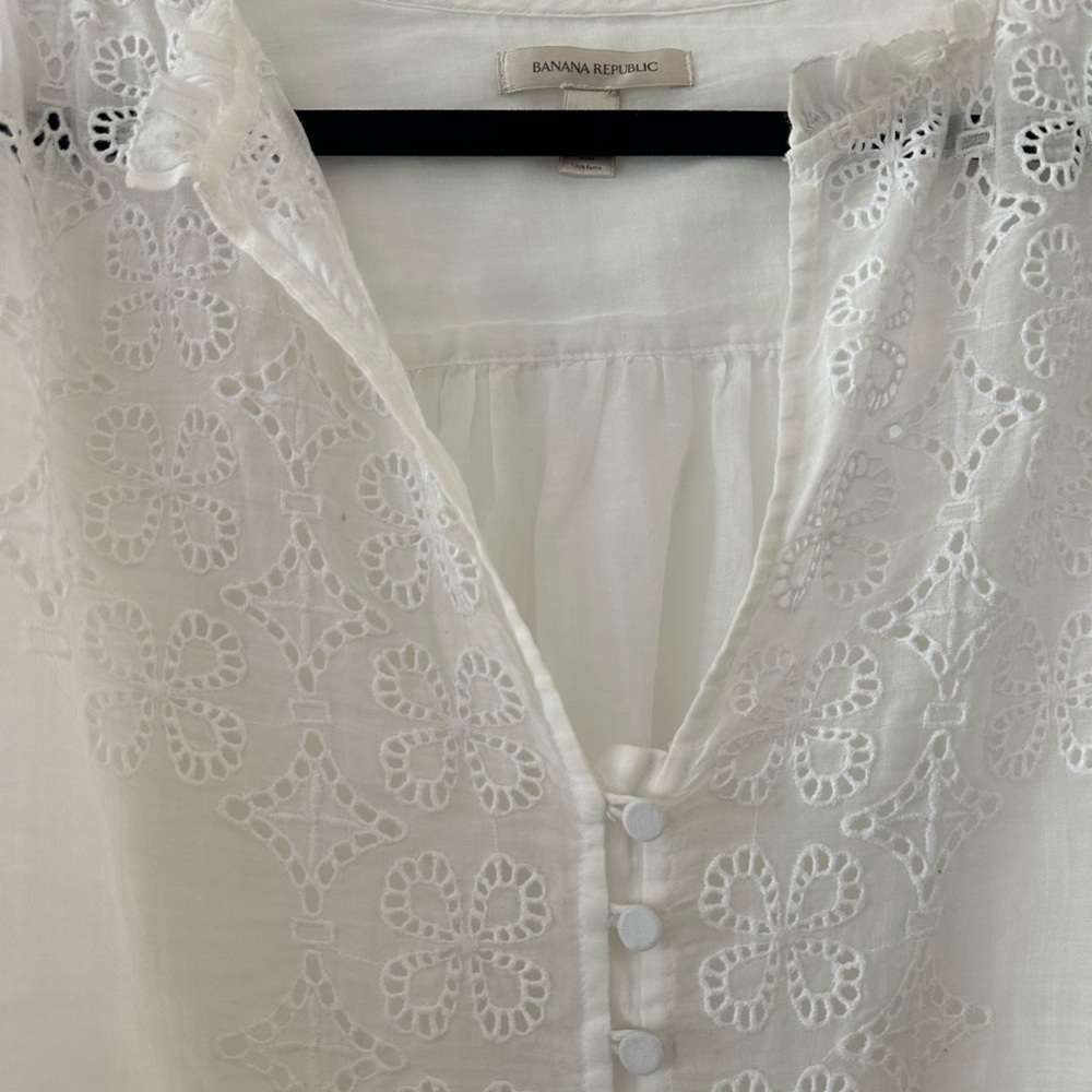Banana Republic White Embroidered Blouse